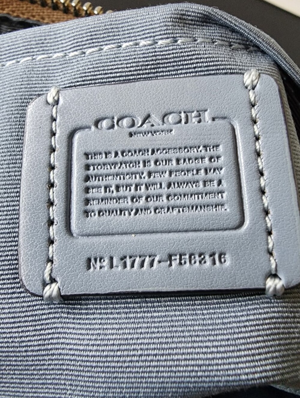 SOLD✨️NWT✨️ Coach Signature East West Pop Crossbody With Pouch, 2017, $228 MSRP - Picture 7 of 9